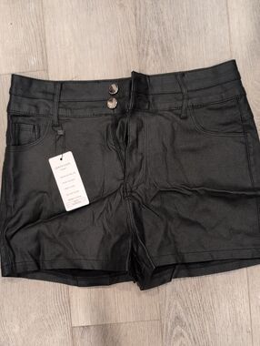 Black Women's High-Waist Faux Leather Shorts
